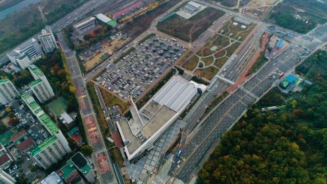 Urban Traffic Intersections