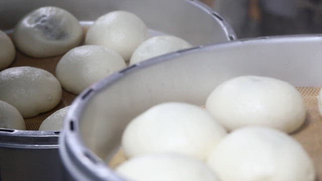 Steamed buns of various colors